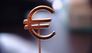 Tο ευρώ υποχωρεί 0,47% έναντι του δολαρίου