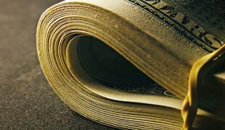 H «διχόνοια» εντός των ΕΚΤ και Fed για την πορεία των QE