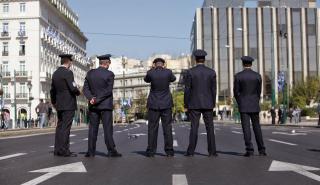 Αστυνομικοί, πυροσβέστες, λιμενικοί: Το νέο μισθολόγιο - Τι αυξήσεις θα πάρουν