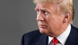Ο Donald Trump ρίχνει την Wall Street