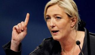 Γαλλία: Απορρίφθηκε η πρόταση μομφής κατά της κυβέρνησης που πρότεινε η Αριστερά και υπερψήφισε η Λεπέν