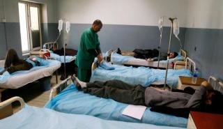 Κορονοϊός: Μειώνονται τα κρούσματα, αυξάνονται οι νοσηλείες - Προβληματισμός για τα νοσοκομεία
