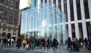Φεύγει ο «κύβος» της Apple από το Μανχάταν (pics)