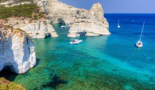 Μήλος: Η επιλογή του Conde Nast Traveller για τις καλοκαιρινές διακοπές του 2022