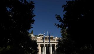 Γιατί το Μαξίμου κρατά χαμηλούς τόνους για το χρέος