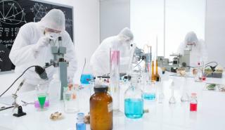 Έλληνας ερευνητής μελετά το γενετικό μυστικό των «άτρωτων» στην Covid-19