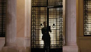 Γιατί η κυβέρνηση δεν κλείνει την option της Συνόδου Κορυφής