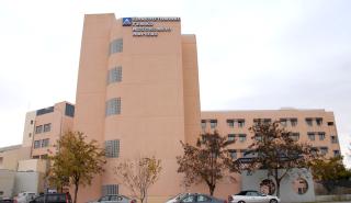 Τμήμα ψευδοροφής έπεσε στο κεφάλι γυναίκας συνοδού στο Πανεπιστημιακό νοσοκομείο Λάρισας