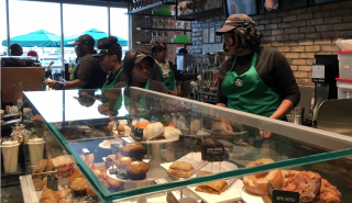 Αμβλώσεις στις ΗΠΑ: Και η Starbucks καλύπτει τα έξοδα των υπαλλήλων της