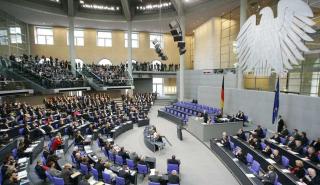 Bundestag: Πανό υπέρ Ιμάμογλου από το SPD - Νέα πρόεδρος η Γιούλια Κλέκνερ του CDU