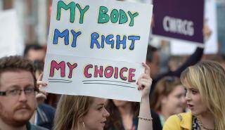 ΗΠΑ: Δημοψήφισμα στο Κάνσας για τη διατήρηση του δικαιώματος των αμβλώσεων - Ικανοποίηση από Μπάιντεν