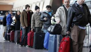 Δύσκολες ώρες για τις χειραποσκευές στο αεροπλάνο