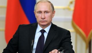 Κορονοϊός: Παραμένει σε αυτοαπομόνωση ο Πούτιν - Δεκάδες στο περιβάλλον του νοσούν