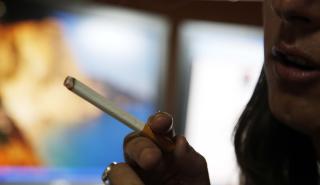 Έρευνα: Το προφίλ των γυναικών που δυσκολεύονται να κόψουν το κάπνισμα και κινδυνεύουν περισσότερο να εμφανίσουν καρκίνο