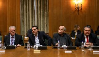 Οι διεργασίες για το χρέος επί τάπητος στο υπουργικό