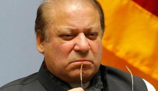 Πακιστάν: Συνομιλία του πρωθυπουργού με Πεζεσκιάν - Επιθυμεί να έχει ειρηνευτικό ρόλο