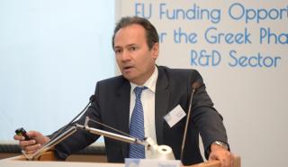 ΠΕΦ στο Bloomberg: Αυτοκτονία να μη χορηγούμε ελληνικά φάρμακα