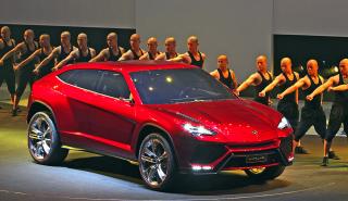 Οι Άραβες στέλνουν τη Lamborghini Urus στην έρημο (pics & vid)