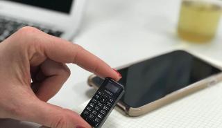 Κινητό σε μέγεθος αντίχειρα θα κυκλοφορήσει το Μάιο