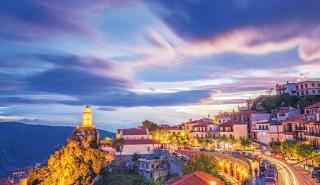 Σε τροχιά ανόδου συνεχίζει ο τουρισμός