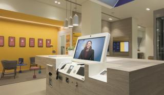 Τα e-branch της Πειραιώς αλλάζουν τα δεδομένα στα τραπεζικά καταστήματα (vid)