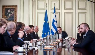 Τραπεζίτες προς Τσίπρα: Αποδίδει καρπούς η μάχη κατά των στρατηγικών κακοπληρωτών