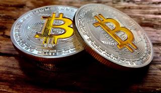 Σφίγγει ο κλοιός γύρω από το Bitcoin