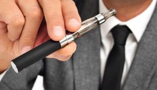 ΠΟΥ: Κρούει τον κώδωνα του κινδύνου για το ηλεκτρονικό τσιγάρο και ζητά αυστηρή ρύθμισή του