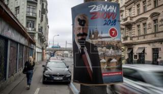 Στις κάλπες προσέρχονται οι Τσέχοι