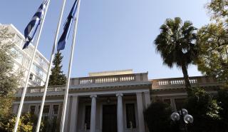 Σε κλοιό πιέσεων για τις απεργίες η κυβέρνηση