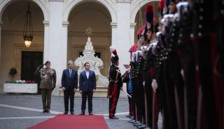Δημοφιλέστερος πολιτικός στην Ιταλία ο Τζεντιλόνι