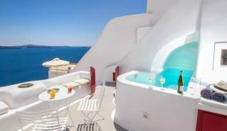 Το πιο περιζήτητο Airbnb του κόσμου βρίσκεται στη Σαντορίνη (pics)