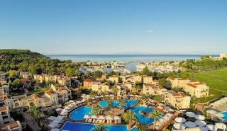 «Συνωστισμός» πεντάστερων ξενοδοχείων στη Χαλκιδική