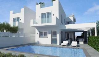 60 ακίνητα βγάζει προς πώληση τον Ιούνιο η Τράπεζα Πειραιώς