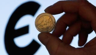 Ο Ντράγκι «ανεβάζει» το ευρώ