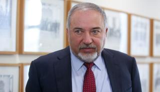 Ισραήλ: Ο Λίμπερμαν κατηγορεί τον Νετανιάχου ότι μετατρέπει τη χώρα σε μπανανία