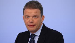 Deutsche Bank: Απολύσεις με το καλημέρα από τον νέο CEO