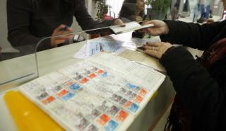 Ένας στους τέσσερις ασφαλισμένους δεν καταβάλλει εισφορές