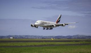 H διώροφη ναυαρχίδα Α380 της Emirates επιστρέφει στην πτήση Αθήνα - Ντουμπάι