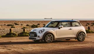 MINI δώρο σε Πρίγκιπα Χάρι και Μέγκαν Μαρκλ για τον γάμο τους!