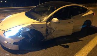 To πρώτο ατύχημα με Tesla στην Ελλάδα (pics)