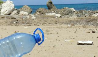Οι διεθνείς όμιλοι μένουν πίσω στους στόχους για την πλαστική ρύπανση - Χαμήλωσε τον πήχη η συμμαχία AEPW