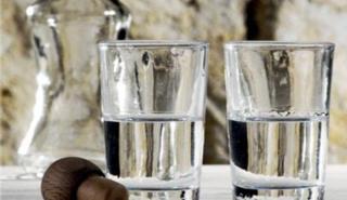 Αντιδρούν στην αύξηση του φόρου στο τσίπουρο οι παραγωγοί