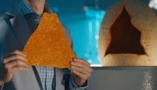 Doritos... γίγας σε αυγό δεινοσαύρου (vid)