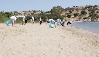 H Volvo Hellas καθάρισε ακτές της Αττικής