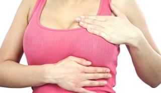 Μεγάλο στήθος: Ποια προβλήματα μπορεί να προκαλέσει στη σωματική υγεία