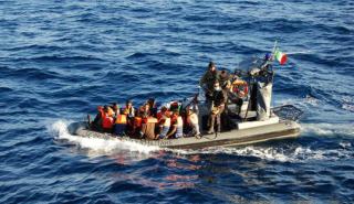 Μακρόν και Μελόνι ζητούν στήριξη της Τυνησίας - «Κίνδυνος για ένα μεταναστευτικό κύμα χωρίς προηγούμενο»