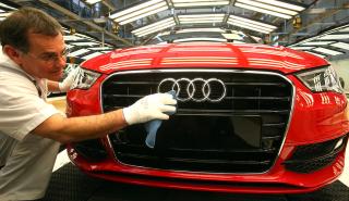 Έτοιμος να «χτυπήσει» τις εισαγωγές Ευρωπαϊκών αυτοκινήτων δήλωσε ο Τραμπ