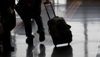 Τέλος στην δωρεάν χειραποσκευή βάζει η Ryanair