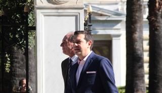 Ανασχηματισμός-ανακάτεμα της τράπουλας ελλείψει... πάγκου